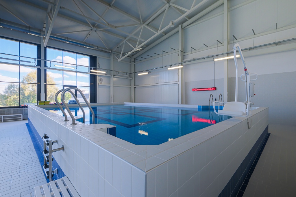 бассейн внутри.jpg